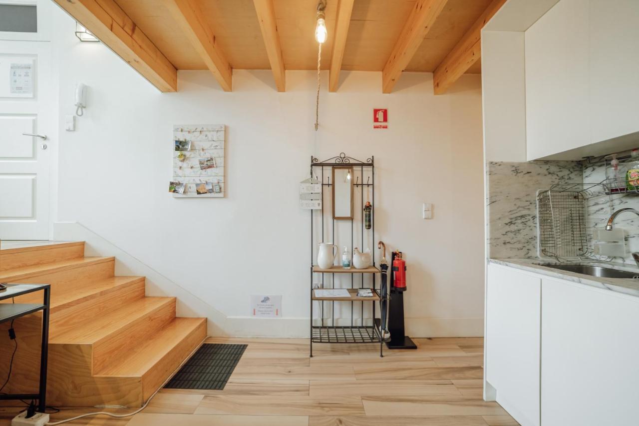 Historic & Sunny Mezzanine Bolhao By Vacationy * Porto